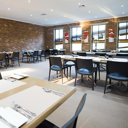 Farnham Court Motel And Restaurant Morwell Exterior photo