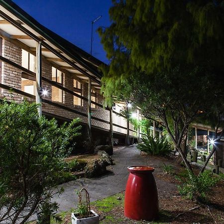 Farnham Court Motel And Restaurant Morwell Exterior photo